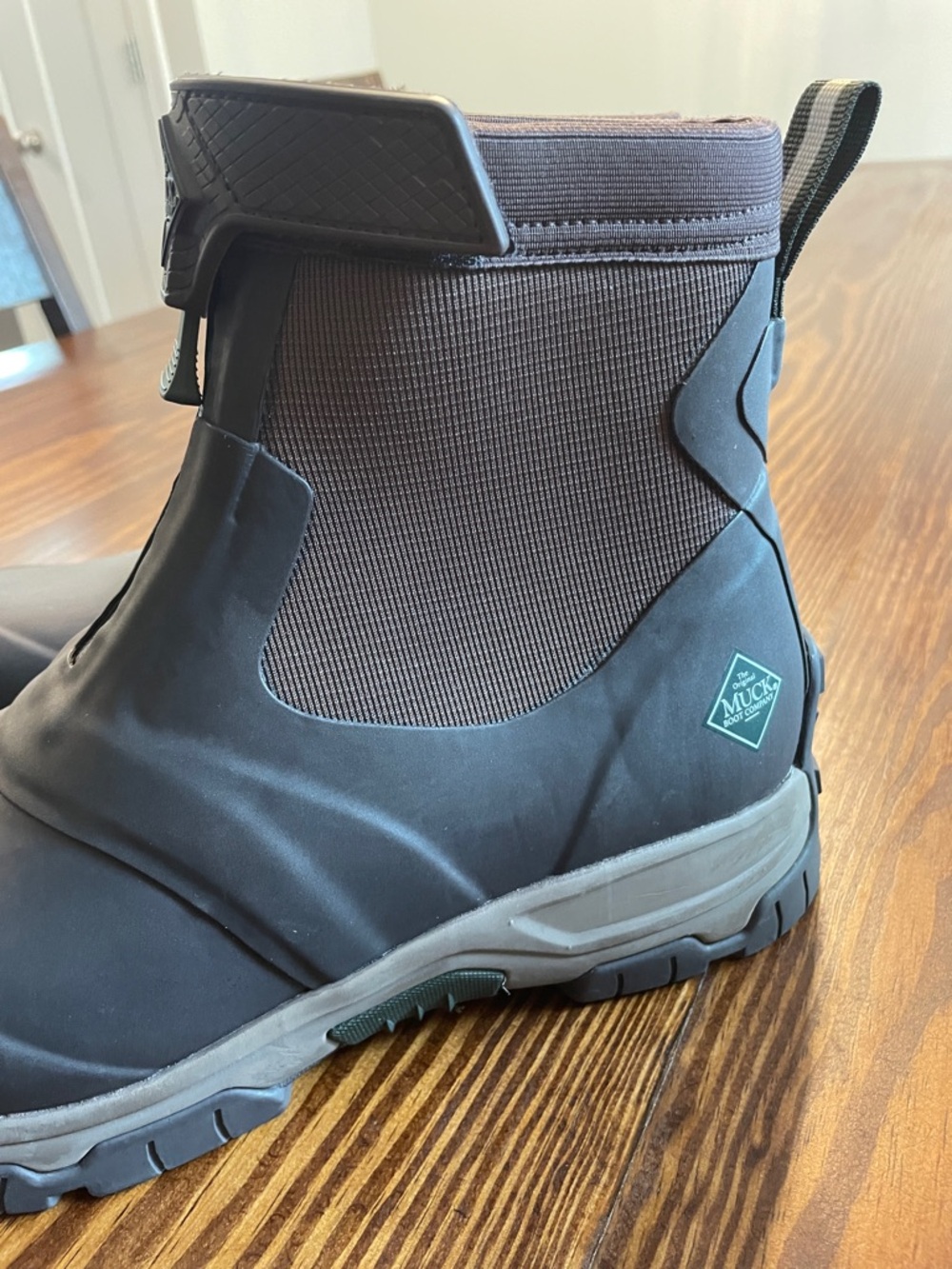 Muck Boots, Men's Apex Mid Zip Ankle Boot Size 12